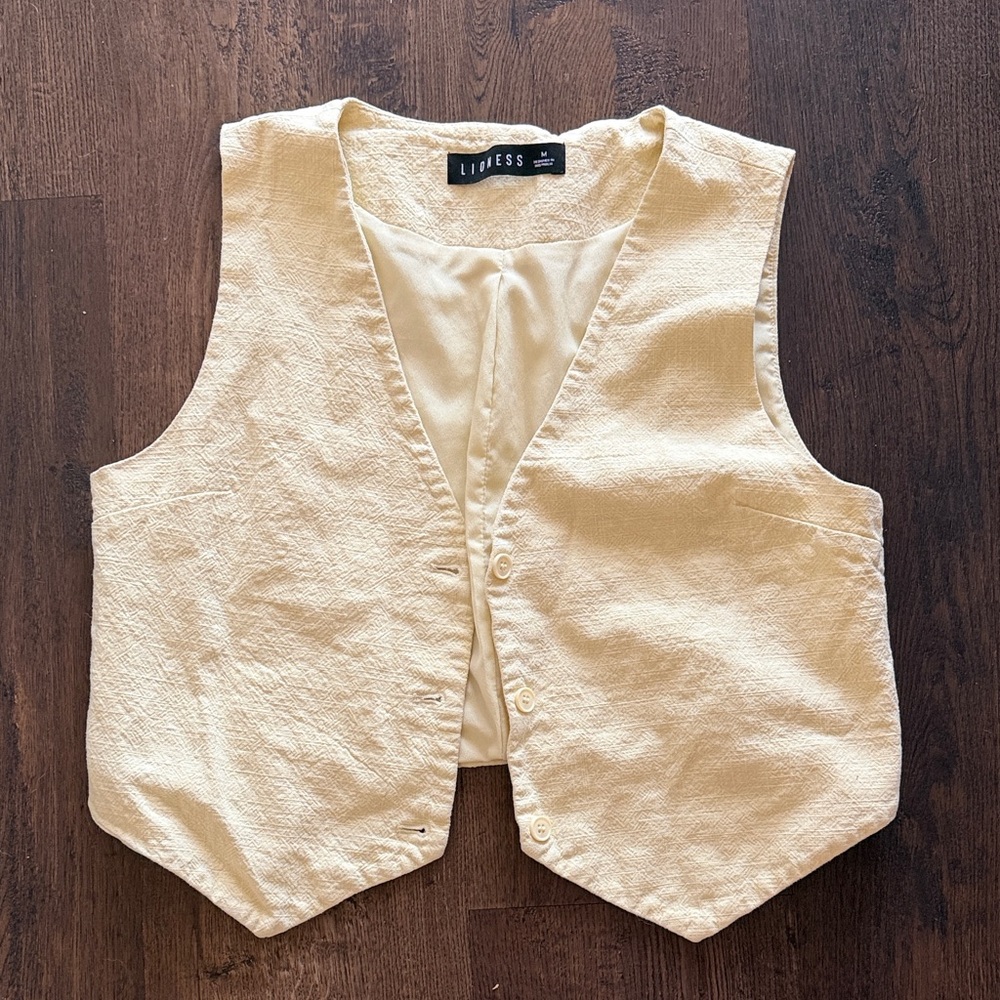 Lioness butter yellow Button-Up Vest